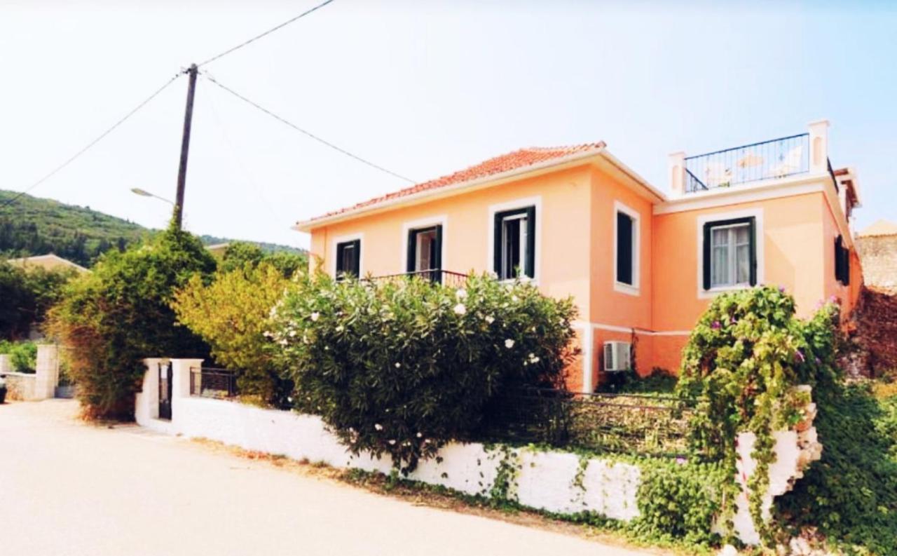 Villa Ireni Waterfont Fiskardo Bagian luar foto
