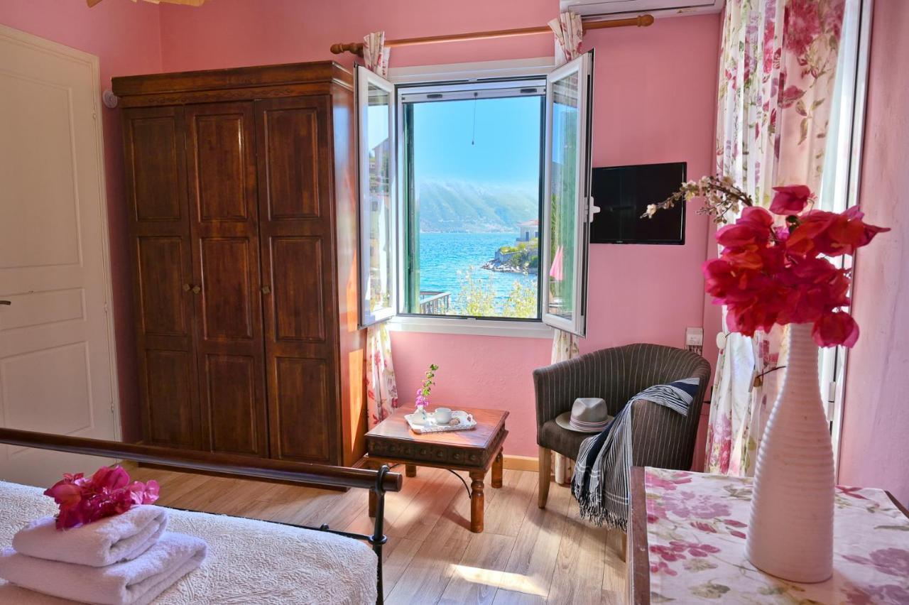 Villa Ireni Waterfont Fiskardo Bagian luar foto
